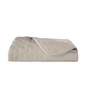 Coverlet_pierreHenry-Moon-Yves-Delorme-Ekskljuzivnoe-Brendovoe-Dorogoe-satinovoe-navolocka-pododejalnik-Ekskluzivais-tekstils-Smalka-Zimolu-satina-segasparvalki-spilvendranas