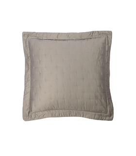 quilted_pc_pierreHenry-Moon-Yves-Delorme-Ekskljuzivnoe-Brendovoe-Dorogoe-satinovoe-navolocka-pododejalnik-Ekskluzivais-tekstils-Smalka-Zimolu-satina-segasparvalki-spilvendranas